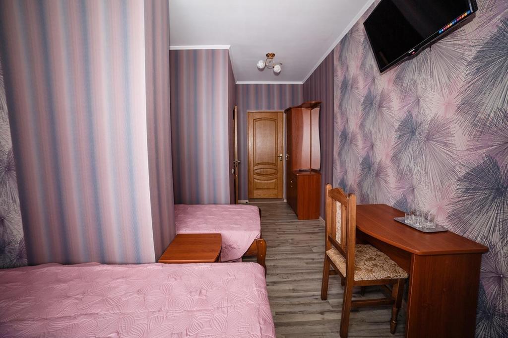 Corner House Hotel Lutsʼk Esterno foto
